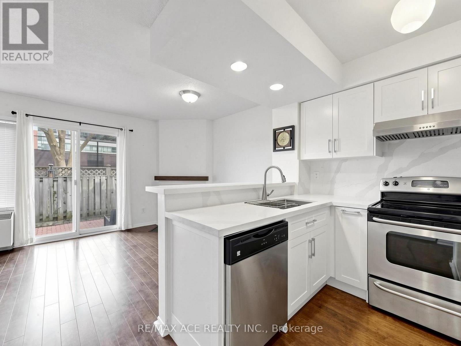 14 - 660b Wellington Street W, Toronto, Ontario  M5V 1G4 - Photo 10 - C13040974