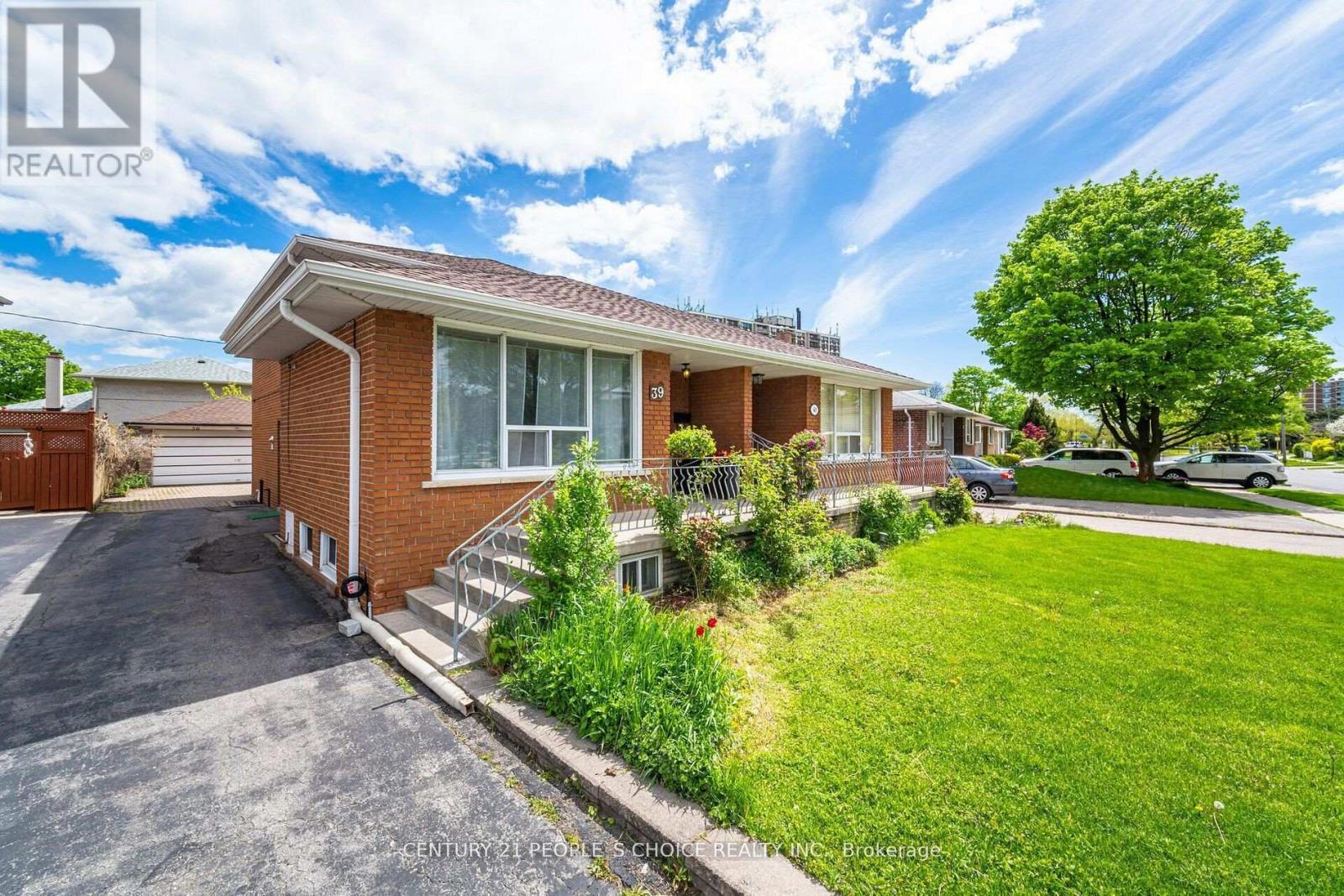 39 WATERBURY DRIVE, Toronto, Ontario