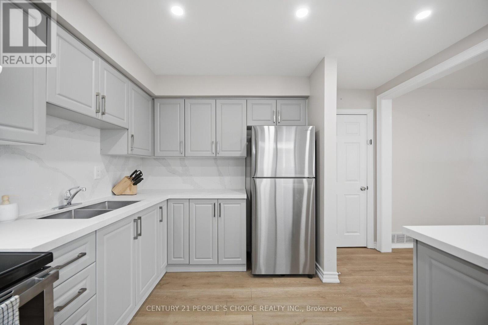 39 Waterbury Drive, Toronto, Ontario  M9R 3Y1 - Photo 21 - W13043440