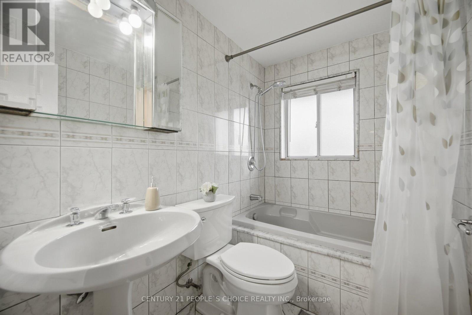 39 Waterbury Drive, Toronto, Ontario  M9R 3Y1 - Photo 29 - W13043440