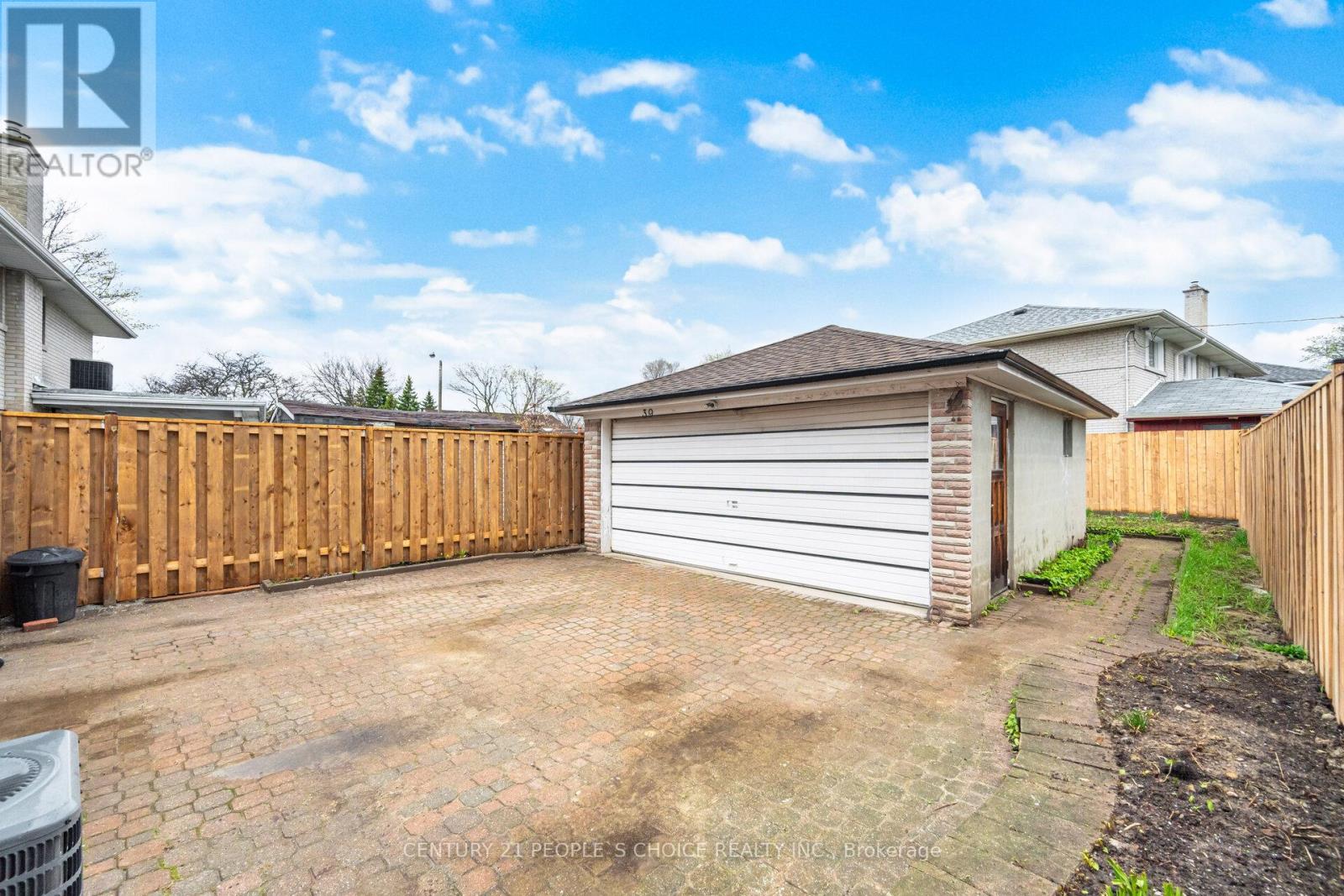 39 Waterbury Drive, Toronto, Ontario  M9R 3Y1 - Photo 47 - W13043440