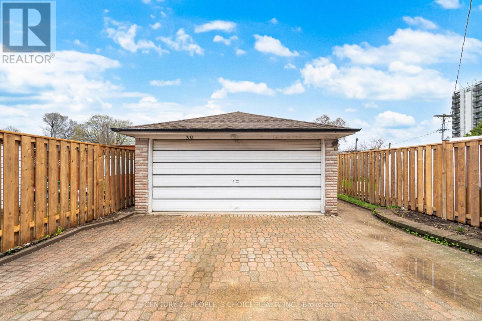 39 Waterbury Drive, Toronto, Ontario  M9R 3Y1 - Photo 48 - W13043440