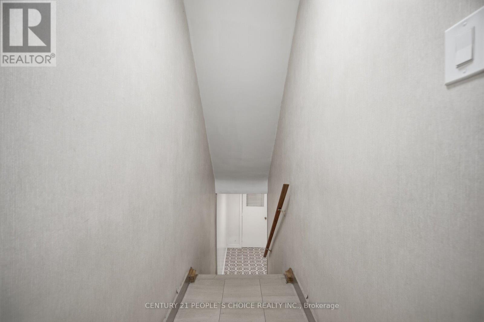 39 Waterbury Drive, Toronto, Ontario  M9R 3Y1 - Photo 33 - W13043440