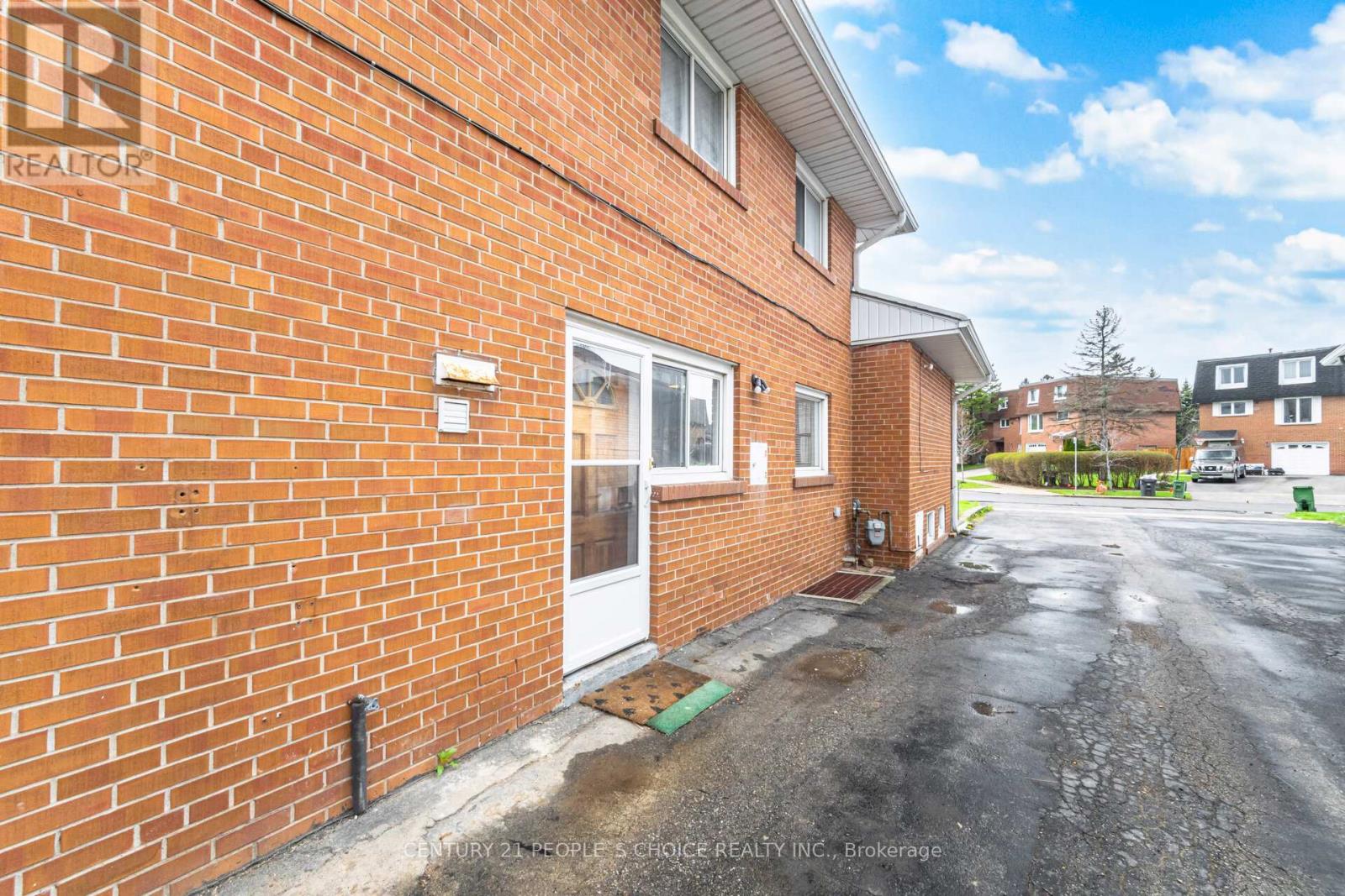 39 Waterbury Drive, Toronto, Ontario  M9R 3Y1 - Photo 46 - W13043440