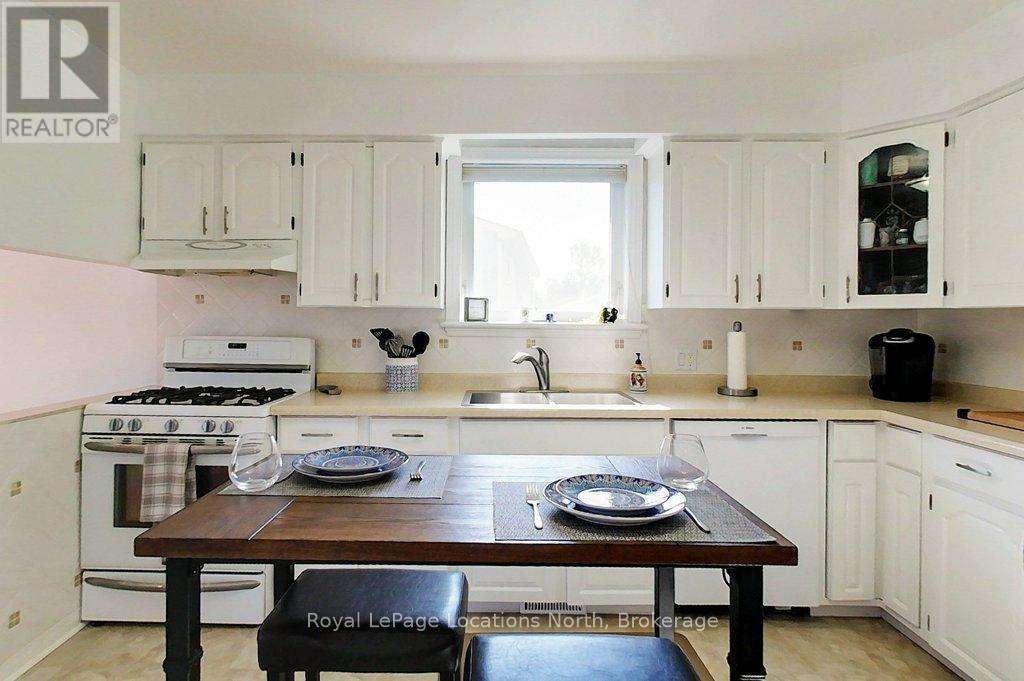 306 Lakeshore Road N, Meaford, Ontario  N4L 0A7 - Photo 12 - X13044308