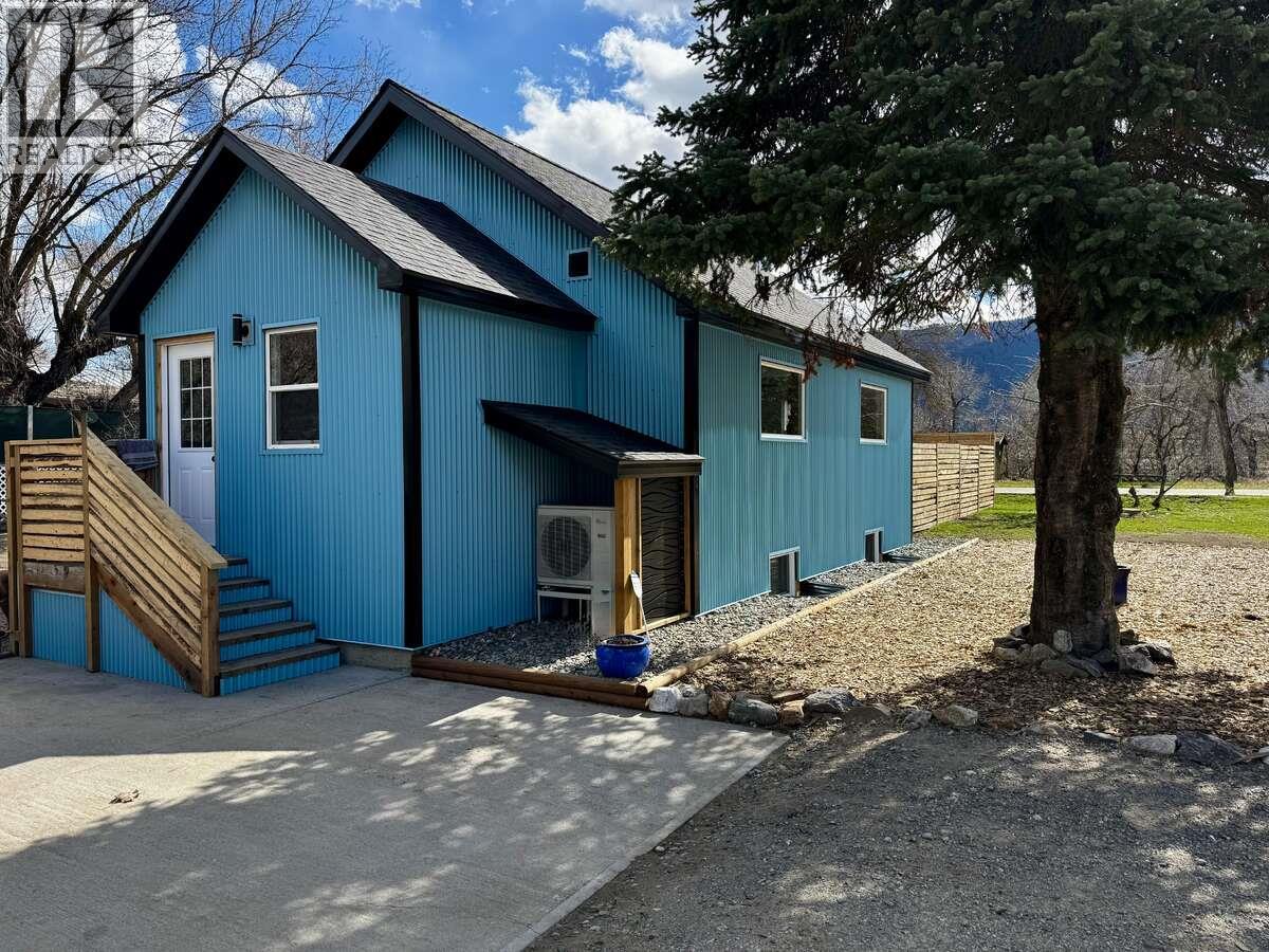 987 Kettle River Drive, Grand Forks, British Columbia