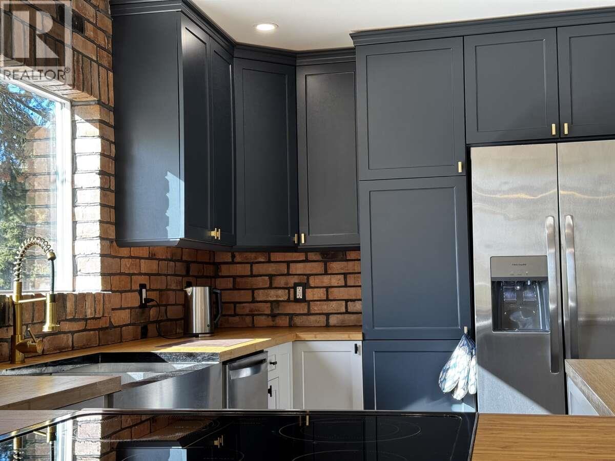 987 Kettle River Drive, Grand Forks, British Columbia  V0H 1H0 - Photo 11 - 10380784