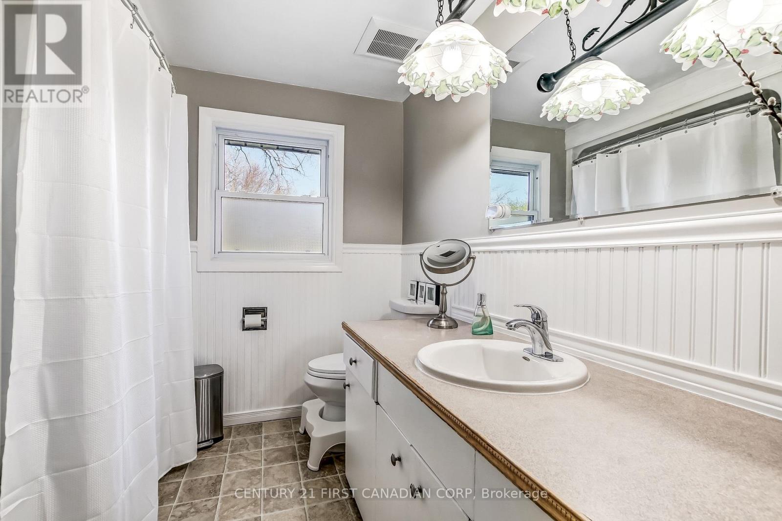 351 Base Line Road W, London South, Ontario  N6J 1W5 - Photo 12 - X13044306