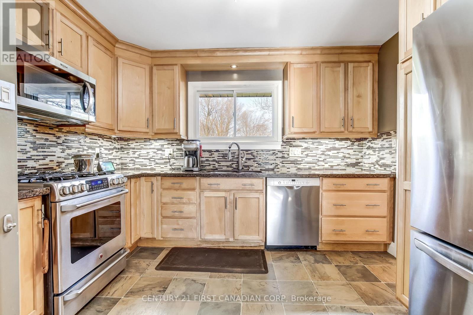 351 Base Line Road W, London South, Ontario  N6J 1W5 - Photo 7 - X13044306