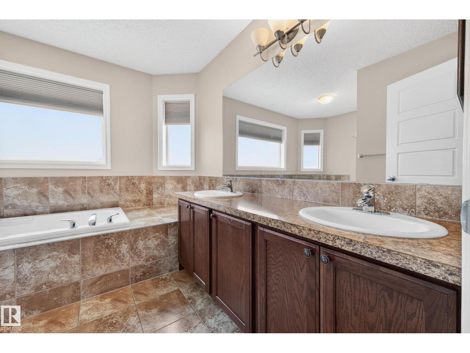 3233 21a Av Nw, Edmonton, Alberta  T6T 0K5 - Photo 23 - E4484232