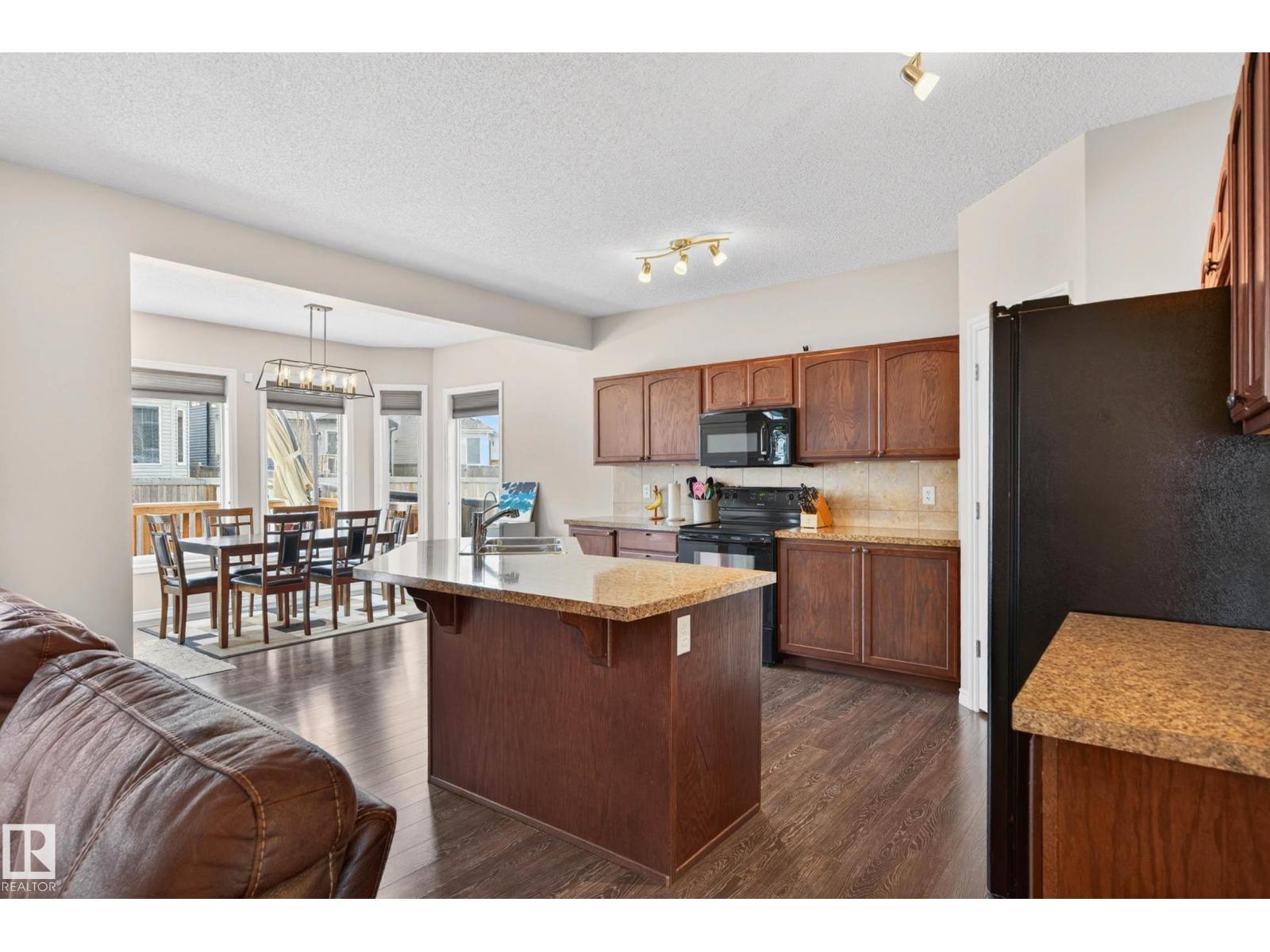 3233 21a Av Nw, Edmonton, Alberta  T6T 0K5 - Photo 9 - E4484232