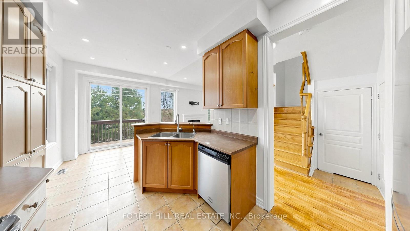 85 Shirrick Drive, Richmond Hill, Ontario  L4E 0B7 - Photo 12 - N13040088