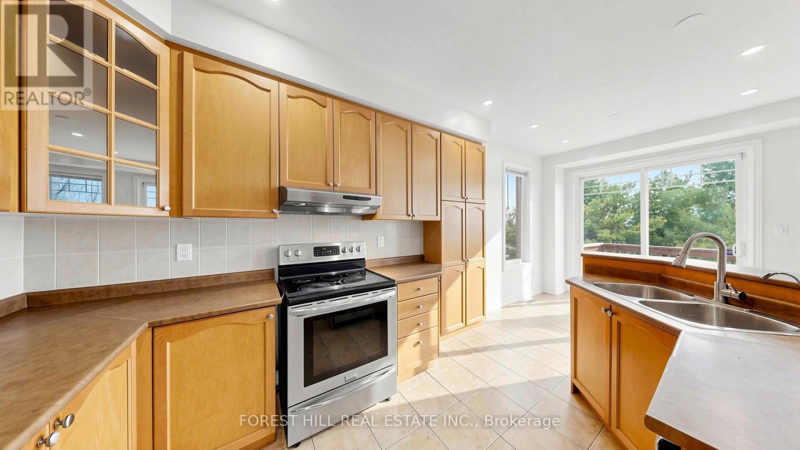 85 Shirrick Drive, Richmond Hill, Ontario  L4E 0B7 - Photo 10 - N13040088