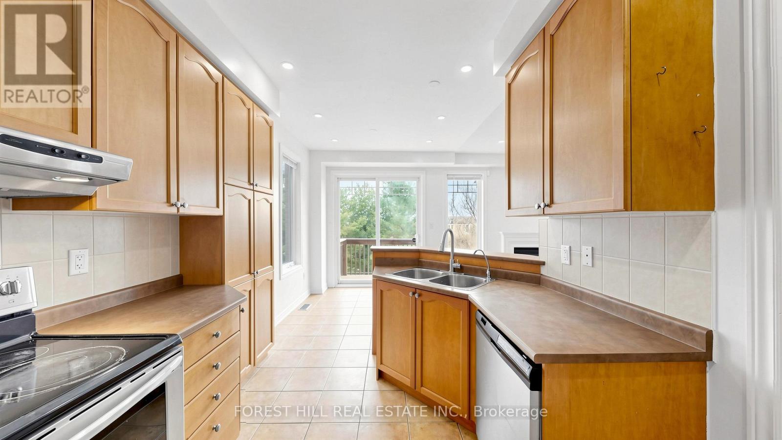 85 Shirrick Drive, Richmond Hill, Ontario  L4E 0B7 - Photo 11 - N13040088