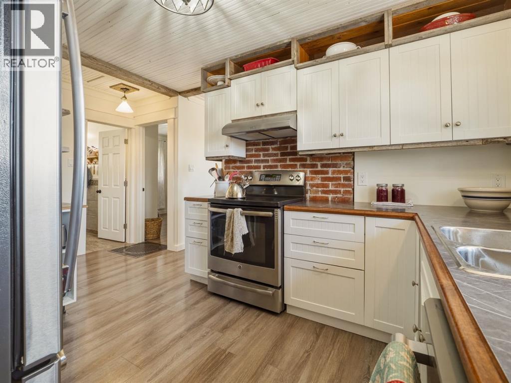 177 1 Street W, Cardston, Alberta  T0K 0K0 - Photo 12 - A2303937