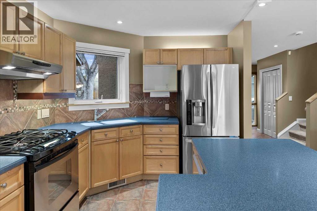 415 28 Avenue NW, Calgary, Alberta  T2M 2K7 - Photo 3 - A2301789