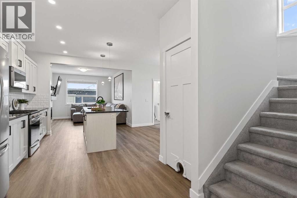 401 South Point Glen Sw, Airdrie, Alberta  T4B 4L1 - Photo 8 - A2303732