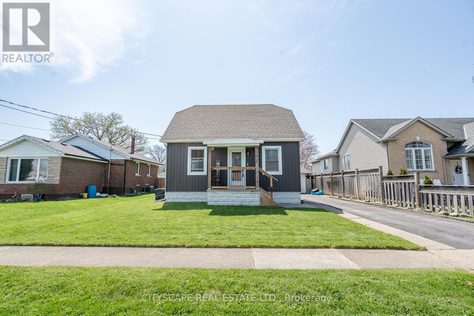 7992 PETER STREET, Niagara Falls, Ontario