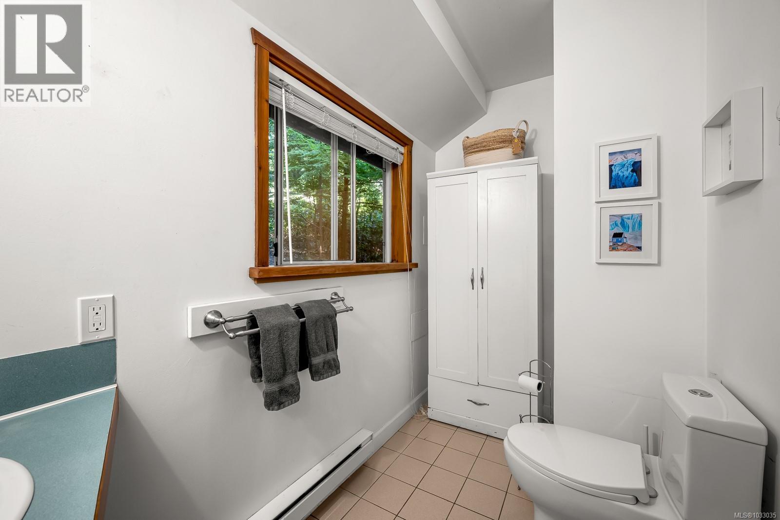 833 Austin Dr, Cortes Island, British Columbia  V0P 1K0 - Photo 13 - 1033035