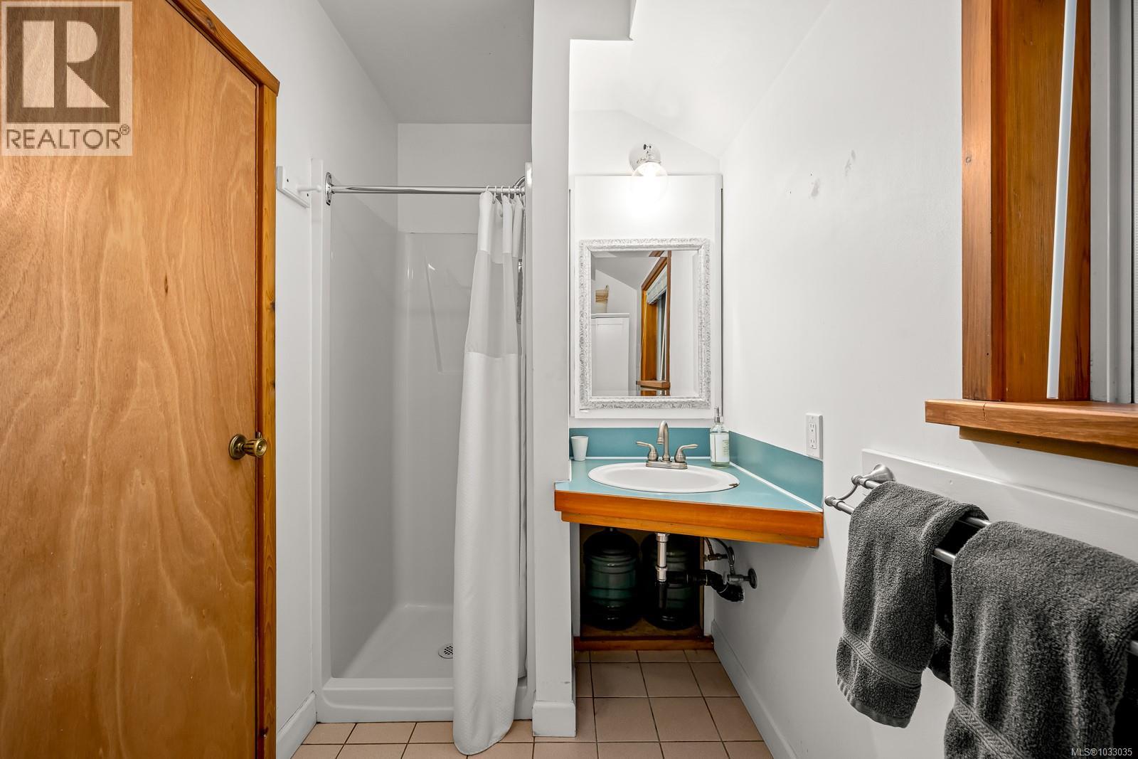 833 Austin Dr, Cortes Island, British Columbia  V0P 1K0 - Photo 14 - 1033035