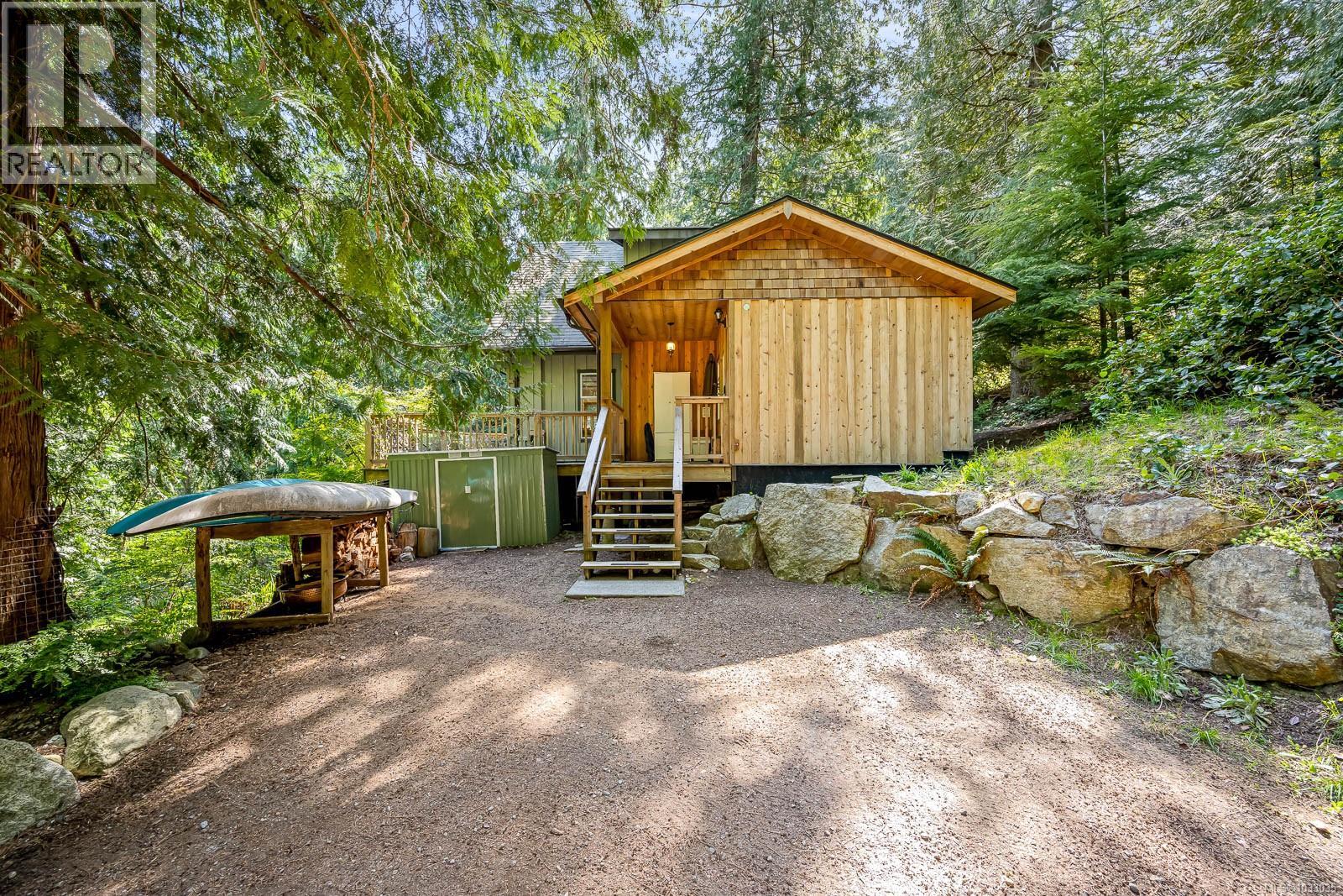 833 Austin Dr, Cortes Island, British Columbia  V0P 1K0 - Photo 33 - 1033035