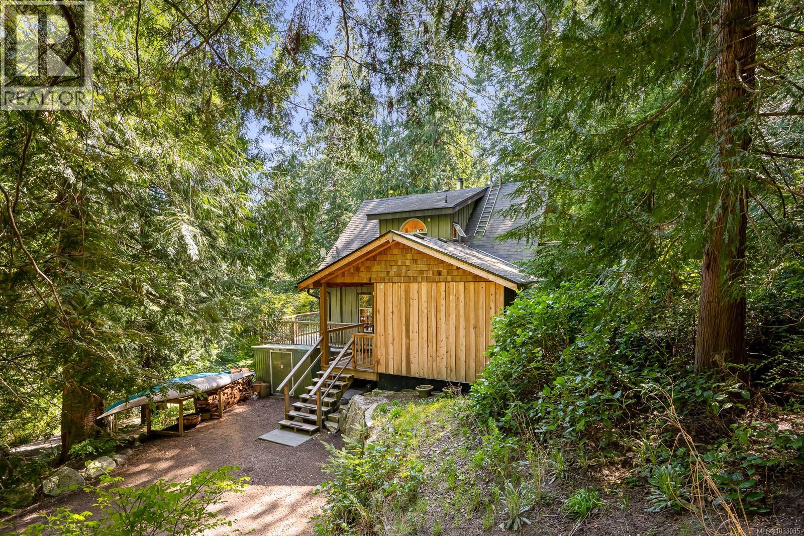 833 Austin Dr, Cortes Island, British Columbia  V0P 1K0 - Photo 34 - 1033035