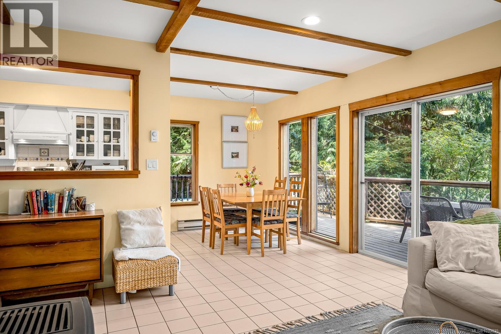 833 Austin Dr, Cortes Island, British Columbia  V0P 1K0 - Photo 6 - 1033035