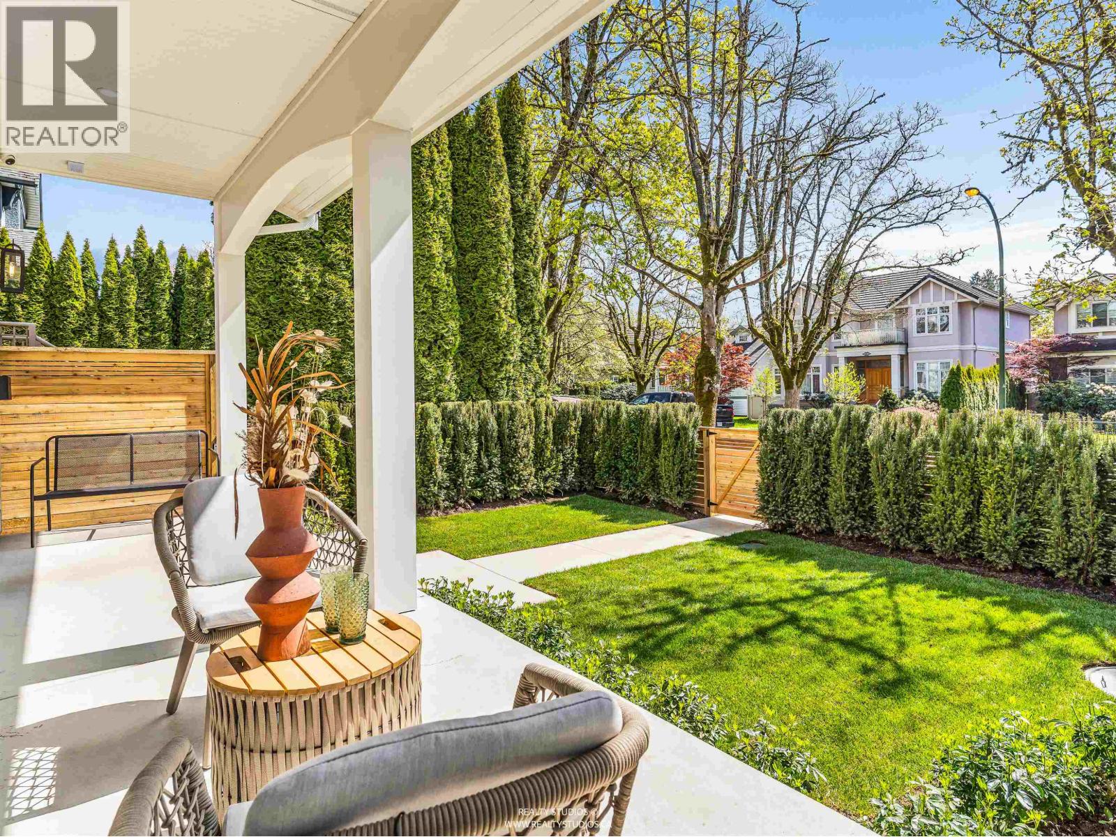 1 2043 W 45th Avenue, Vancouver, British Columbia  V6M 2H8 - Photo 2 - R3115795