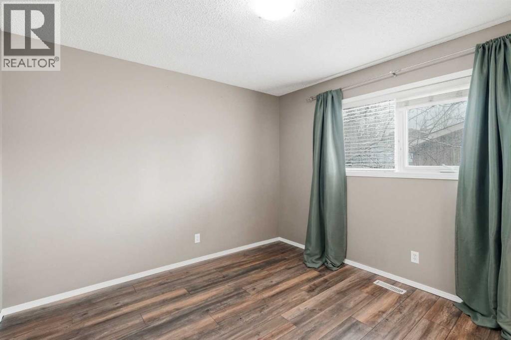 138 Midcrest Crescent SE, Calgary, Alberta  T2X 1B6 - Photo 13 - A2304491