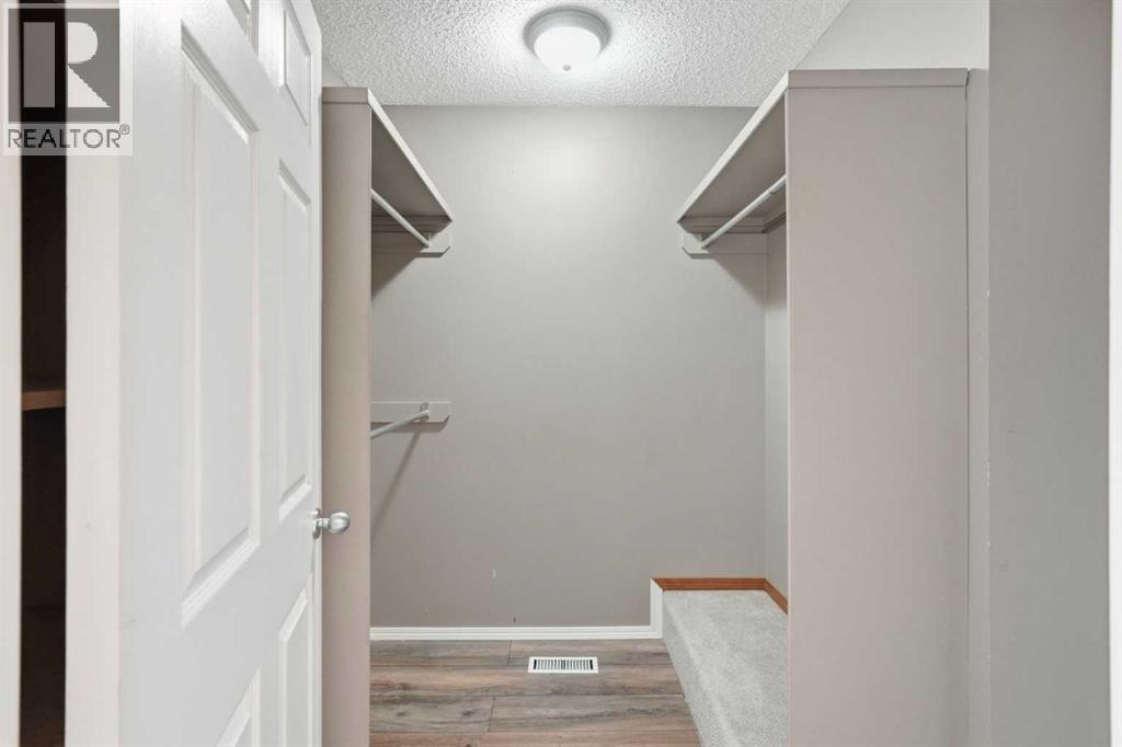 138 Midcrest Crescent SE, Calgary, Alberta  T2X 1B6 - Photo 15 - A2304491