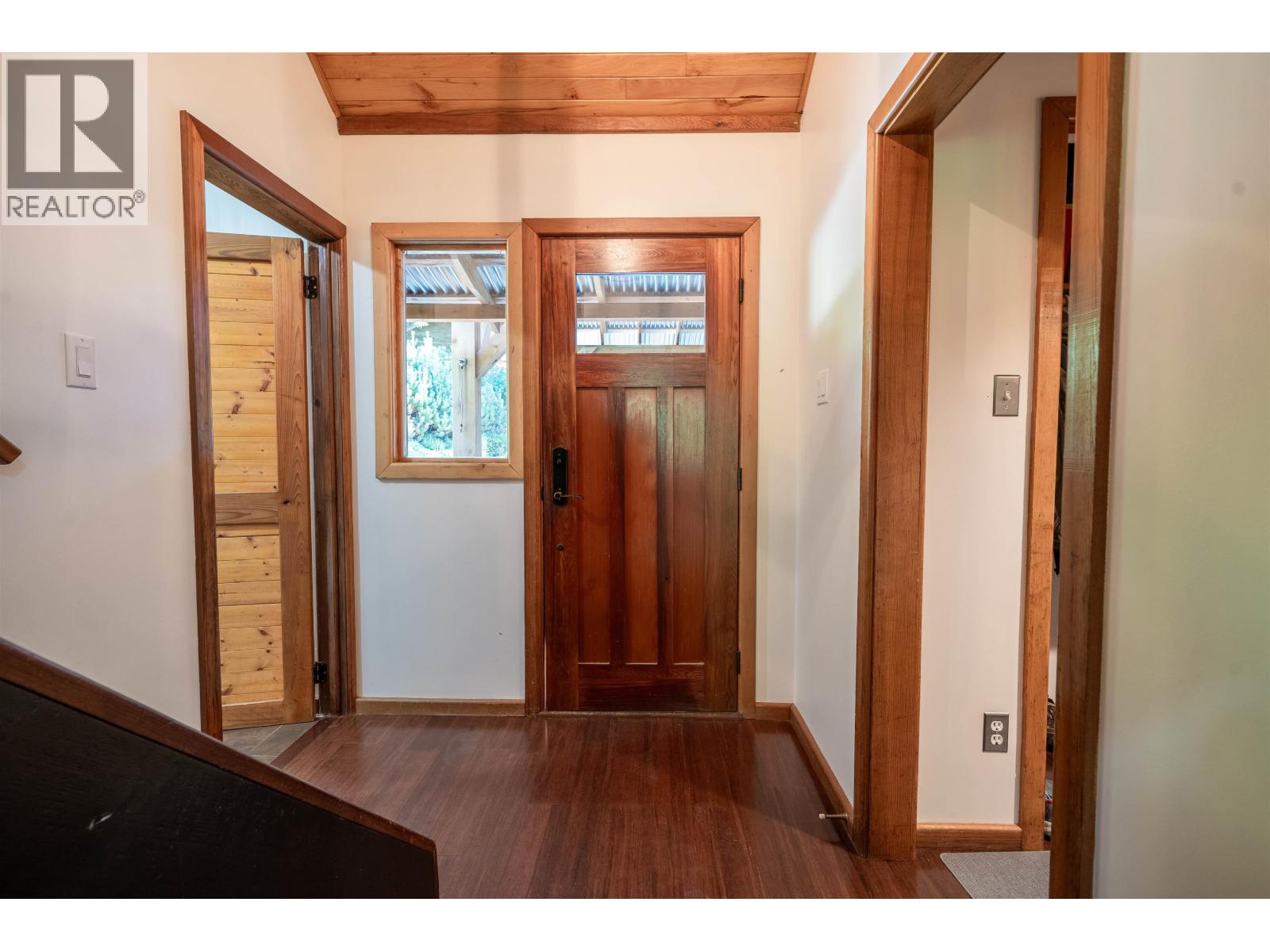 2931 Grauman Road, Roberts Creek, British Columbia  V0N 2W1 - Photo 11 - R3115796