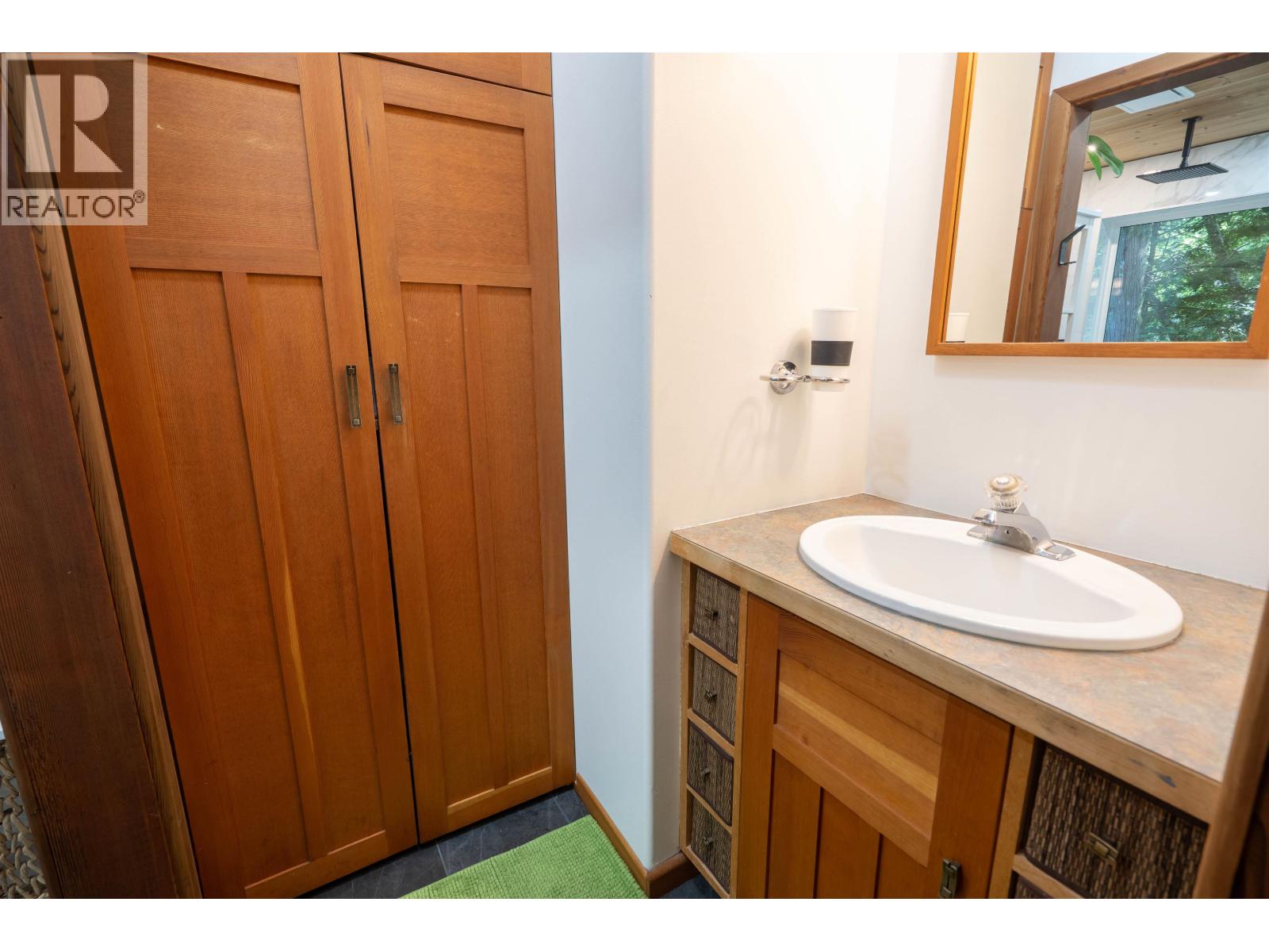 2931 Grauman Road, Roberts Creek, British Columbia  V0N 2W1 - Photo 15 - R3115796