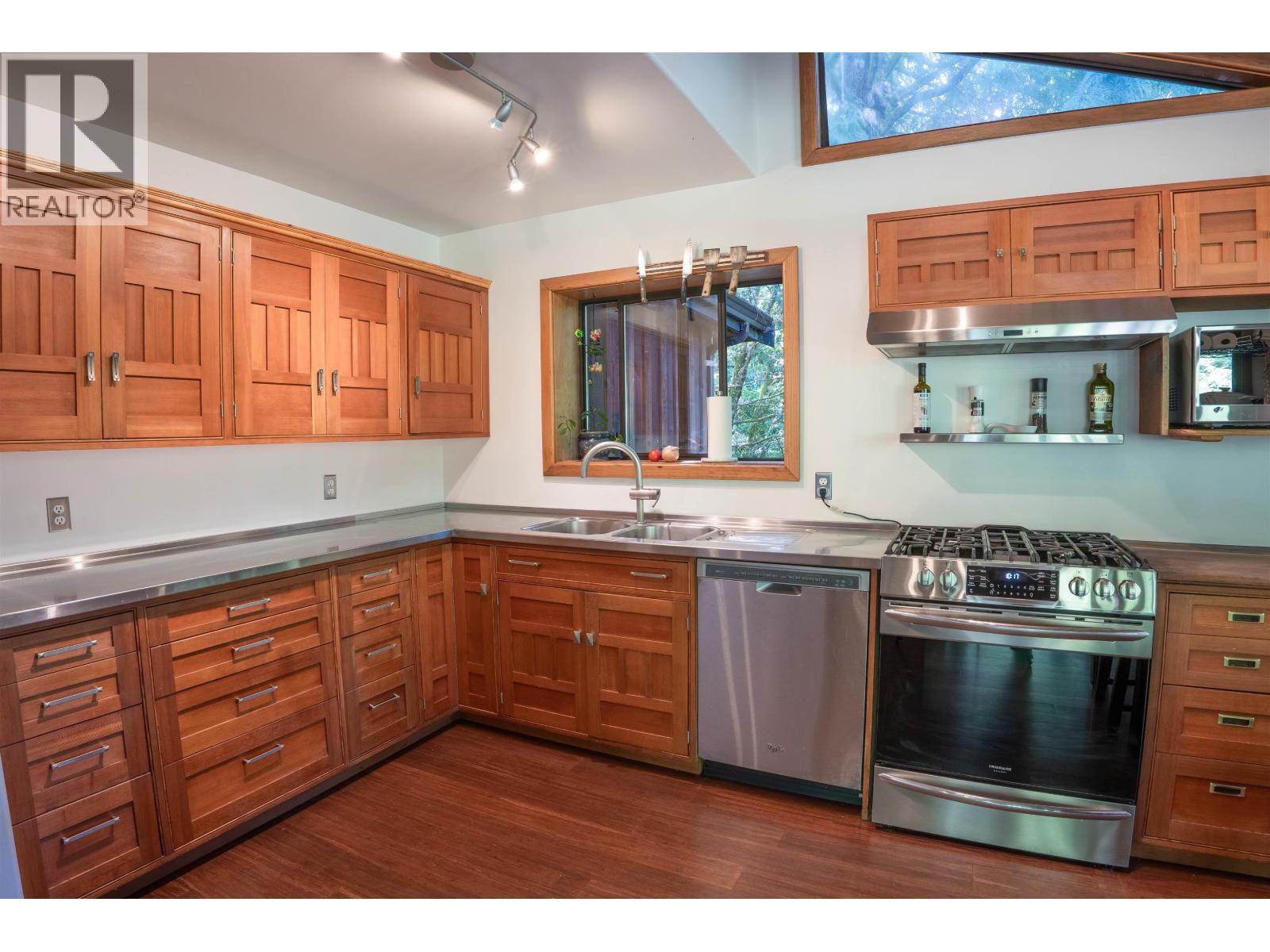 2931 Grauman Road, Roberts Creek, British Columbia  V0N 2W1 - Photo 18 - R3115796