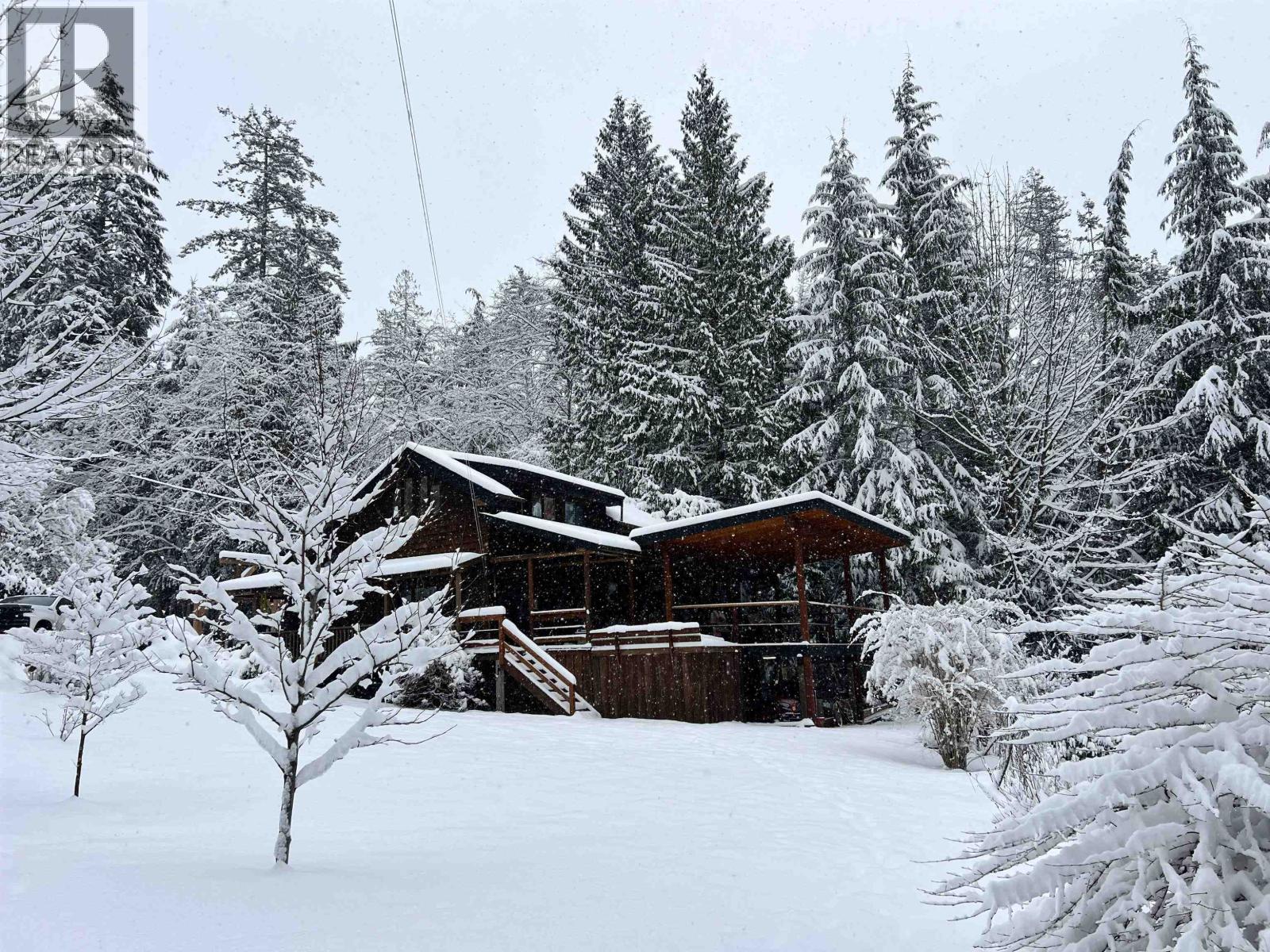 2931 Grauman Road, Roberts Creek, British Columbia  V0N 2W1 - Photo 30 - R3115796