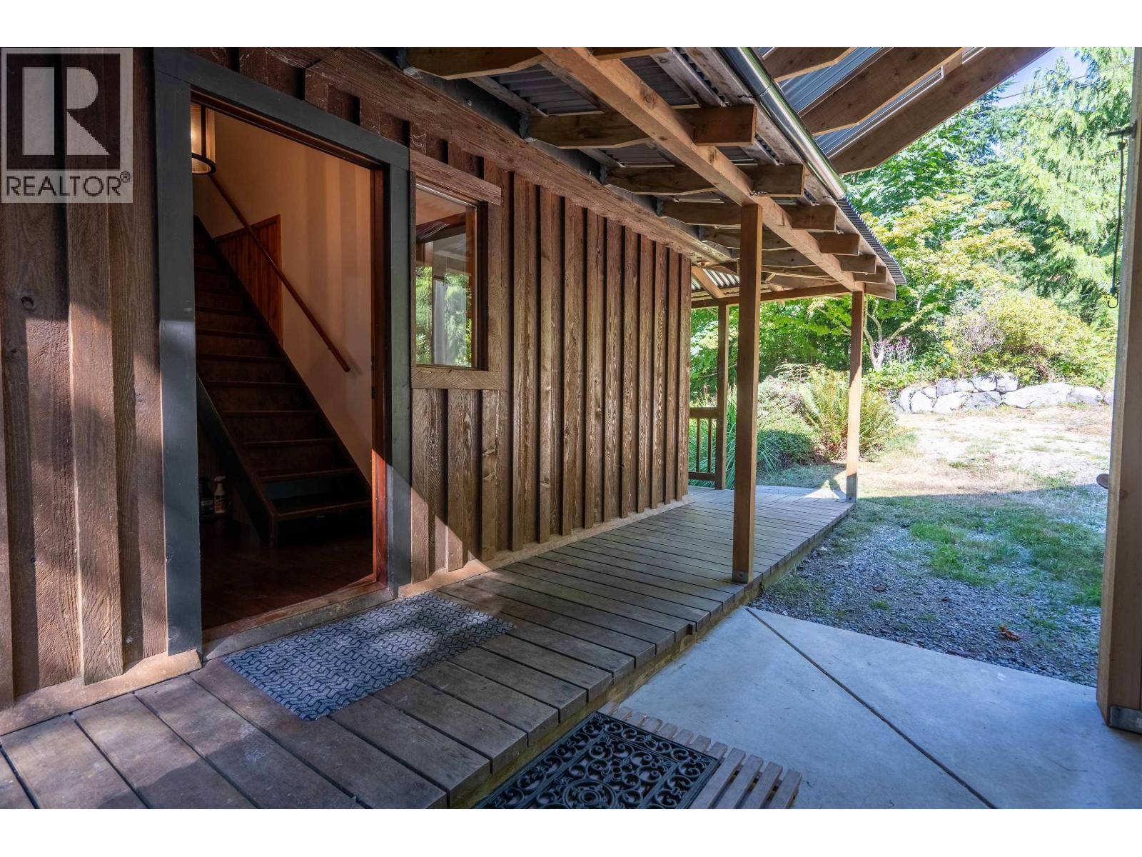 2931 Grauman Road, Roberts Creek, British Columbia  V0N 2W1 - Photo 5 - R3115796