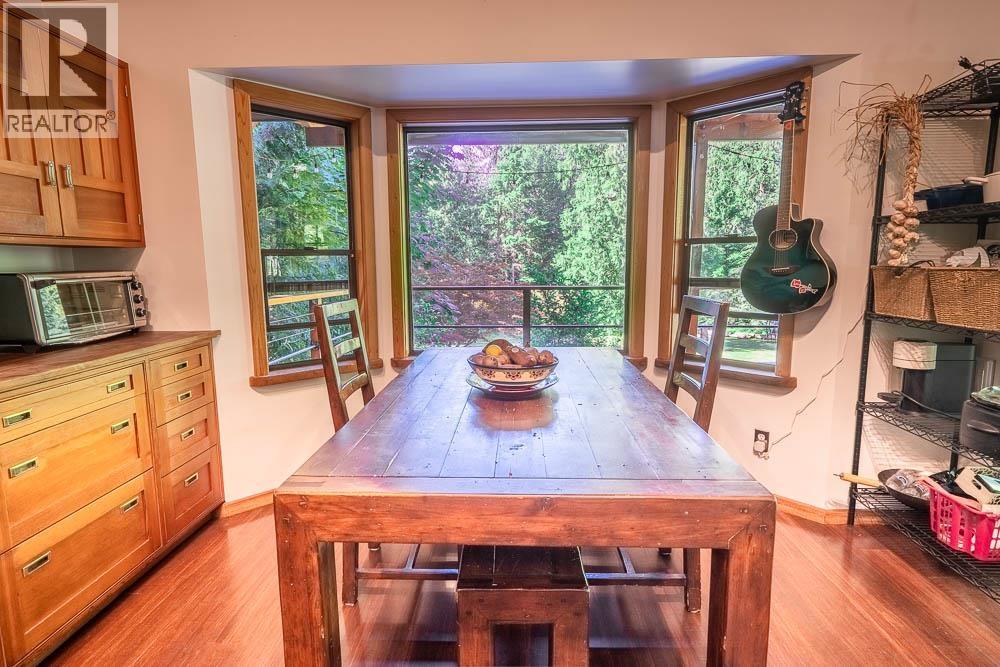 2931 Grauman Road, Roberts Creek, British Columbia  V0N 2W1 - Photo 6 - R3115796