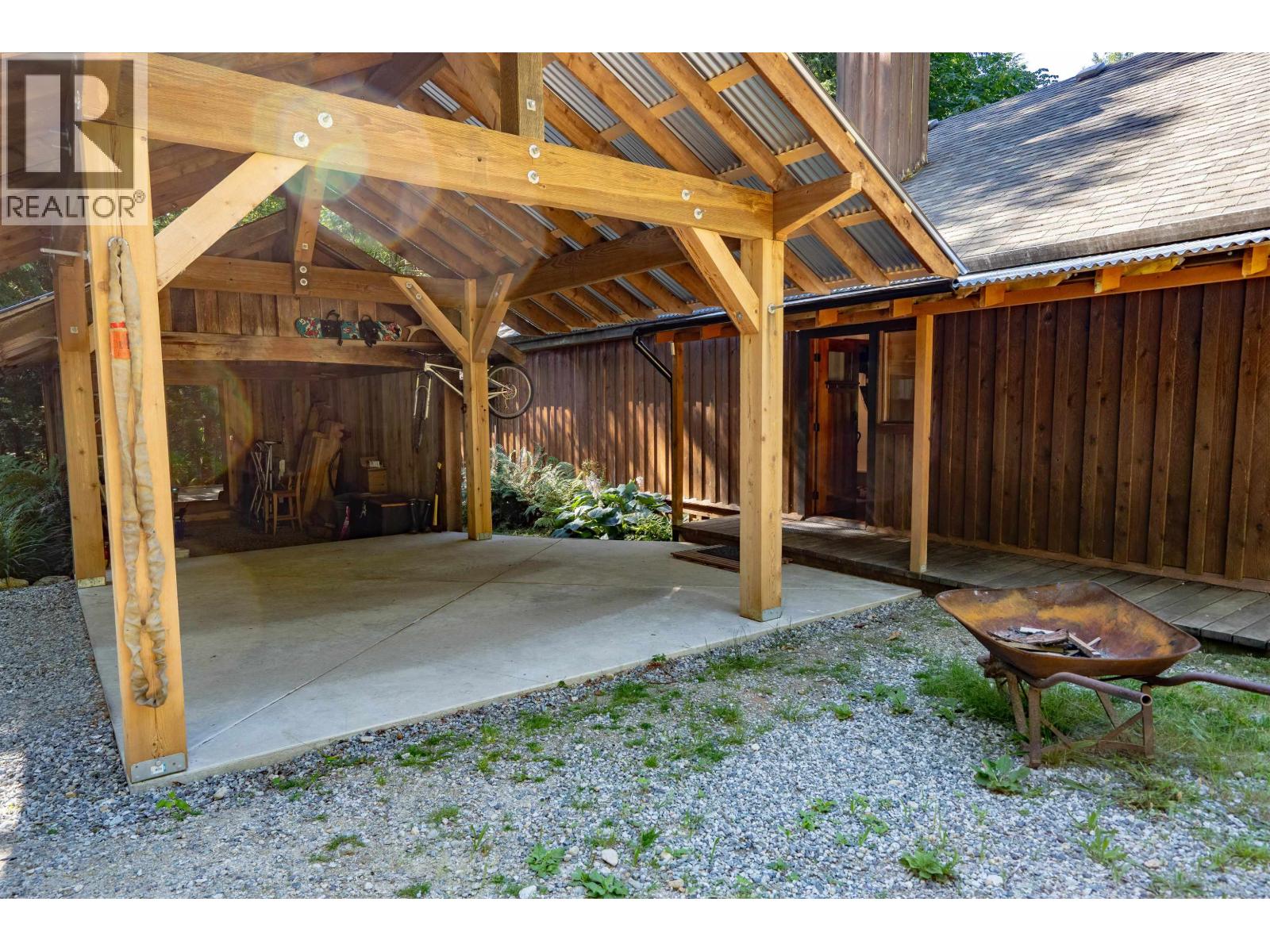 2931 Grauman Road, Roberts Creek, British Columbia  V0N 2W1 - Photo 8 - R3115796