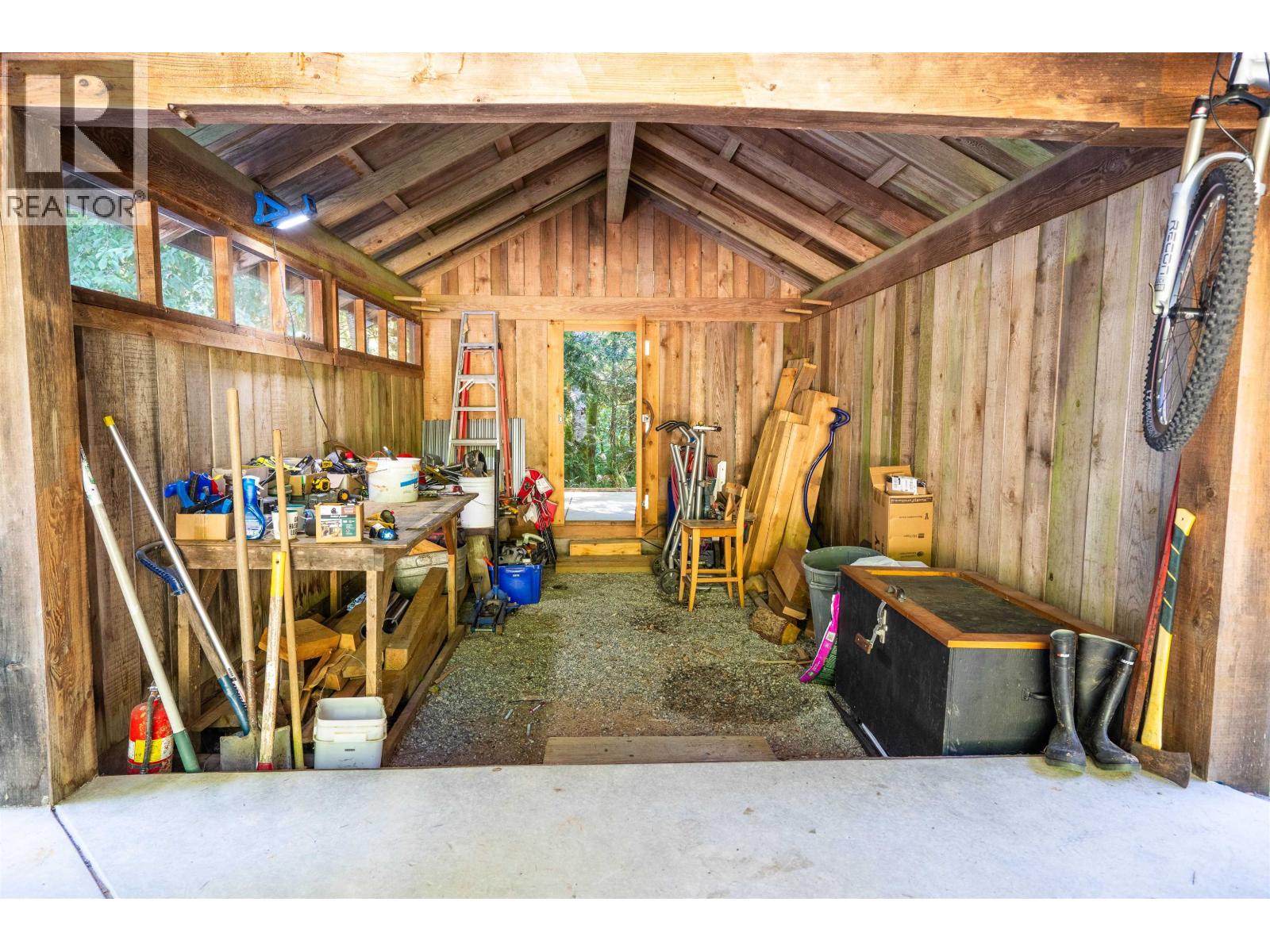 2931 Grauman Road, Roberts Creek, British Columbia  V0N 2W1 - Photo 9 - R3115796