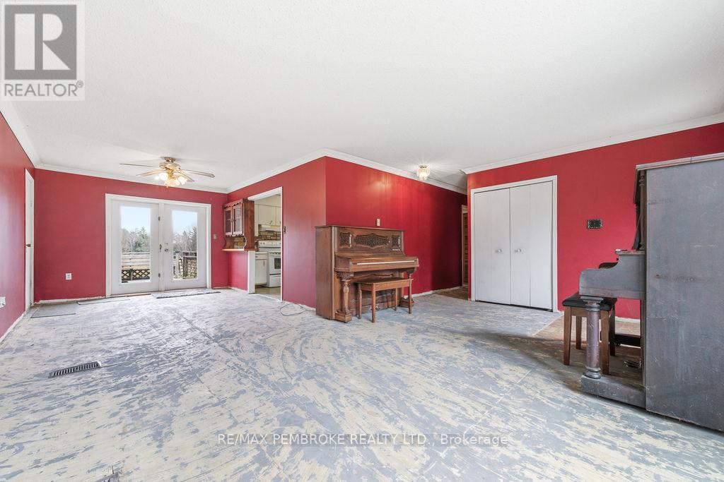 1738 B Line Road SW, Laurentian Valley, Ontario  K8A 6W8 - Photo 14 - X13044328