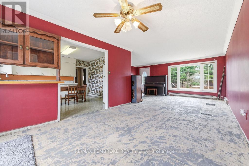 1738 B Line Road SW, Laurentian Valley, Ontario  K8A 6W8 - Photo 19 - X13044328