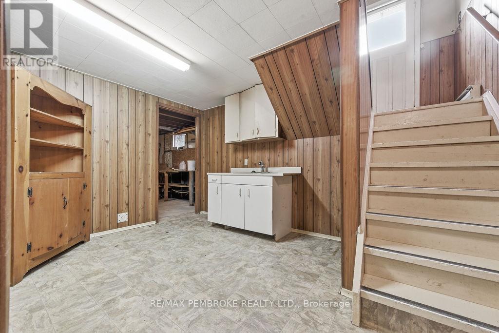 1738 B Line Road SW, Laurentian Valley, Ontario  K8A 6W8 - Photo 23 - X13044328