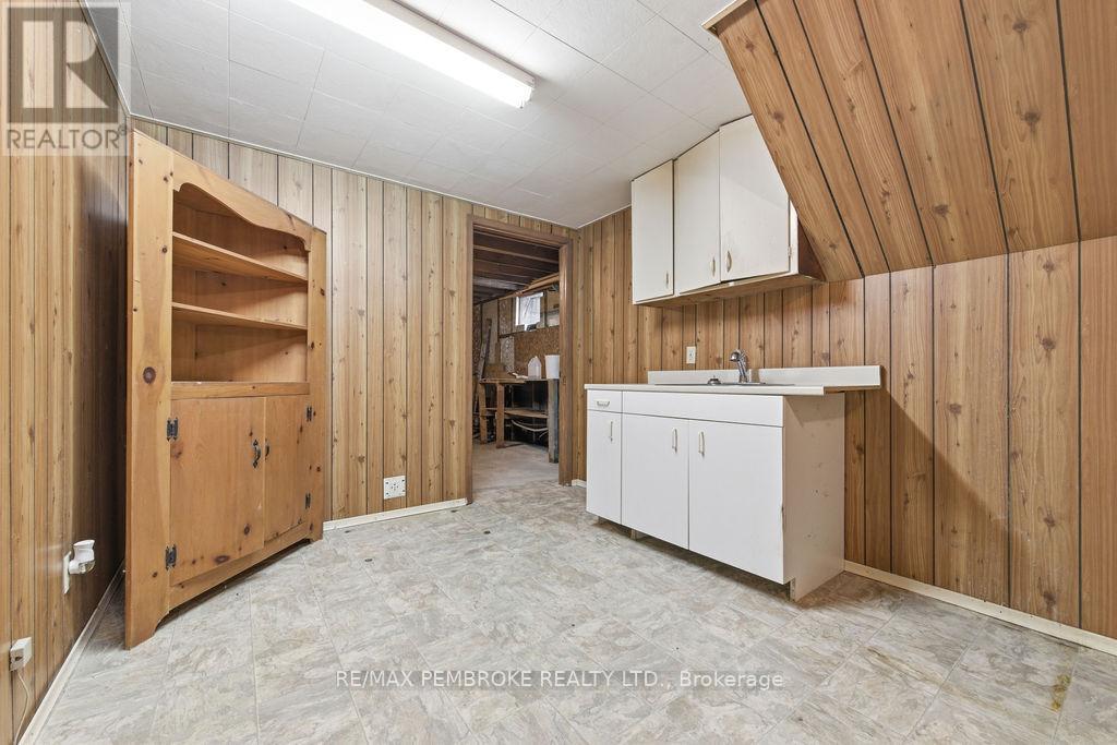 1738 B Line Road SW, Laurentian Valley, Ontario  K8A 6W8 - Photo 24 - X13044328