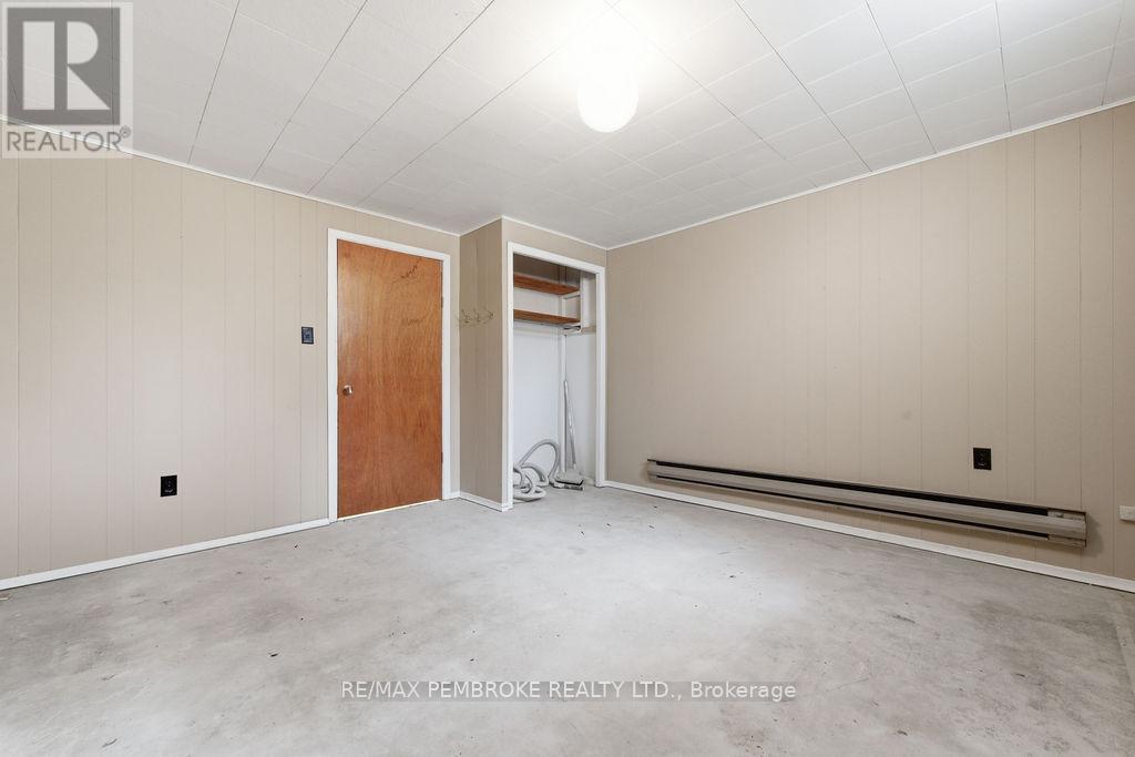 1738 B Line Road SW, Laurentian Valley, Ontario  K8A 6W8 - Photo 28 - X13044328