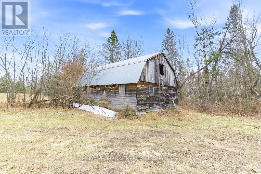 1738 B Line Road SW, Laurentian Valley, Ontario  K8A 6W8 - Photo 30 - X13044328