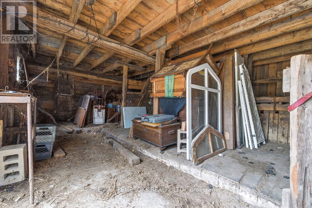 1738 B Line Road SW, Laurentian Valley, Ontario  K8A 6W8 - Photo 31 - X13044328