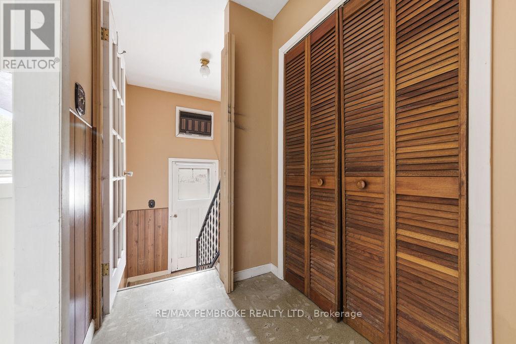 1738 B Line Road SW, Laurentian Valley, Ontario  K8A 6W8 - Photo 8 - X13044328