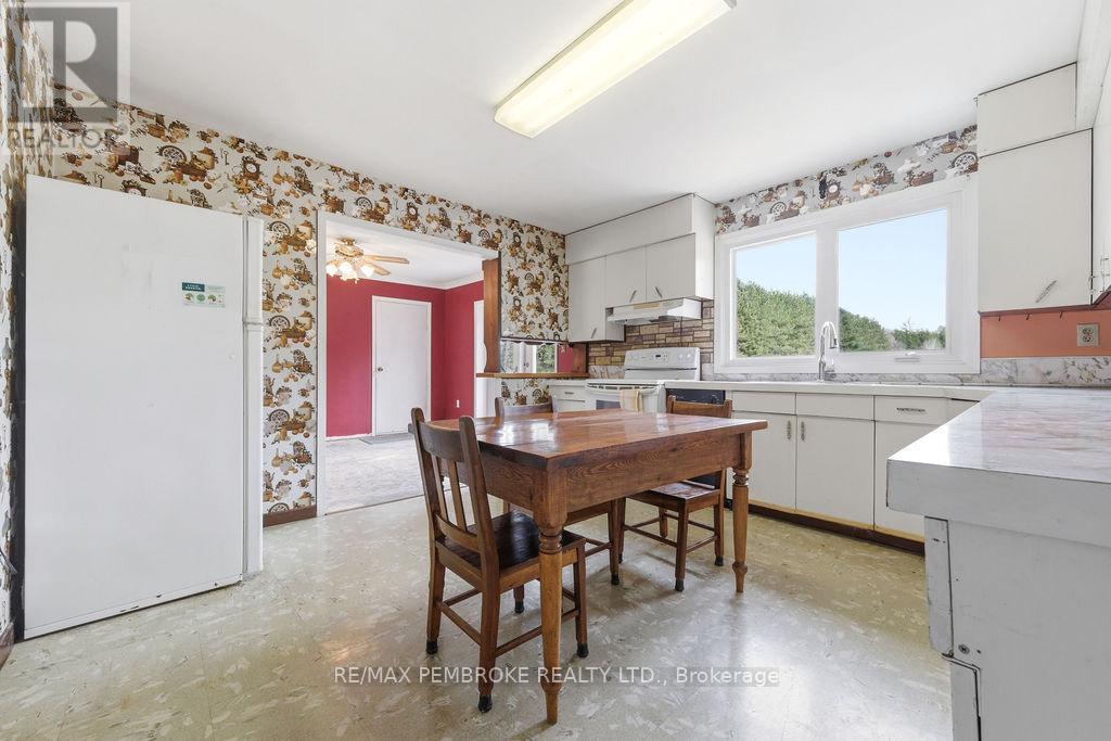 1738 B Line Road SW, Laurentian Valley, Ontario  K8A 6W8 - Photo 9 - X13044328