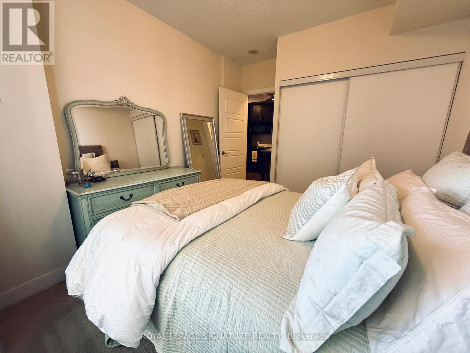 2301 - 28 Linden Street, Toronto, Ontario  M4Y 0A4 - Photo 9 - C13044388