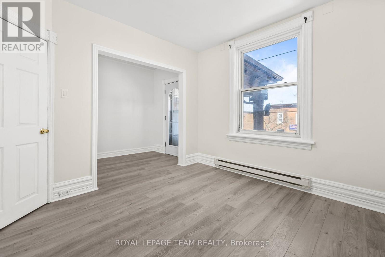 B - 824 Somerset Street W, Ottawa, Ontario  K1R 6R5 - Photo 7 - X13044356