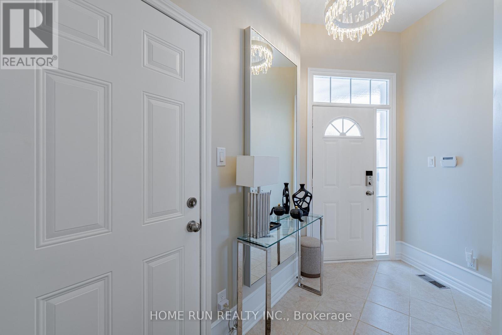 131 Kinghaven Crescent, Ottawa, Ontario  K2M 0C3 - Photo 3 - X13044360